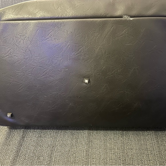 Beis The Weekender in Black - Picture 7 of 11